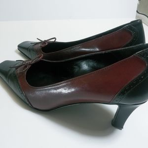 Etienne Aigner classic cap toe with bow